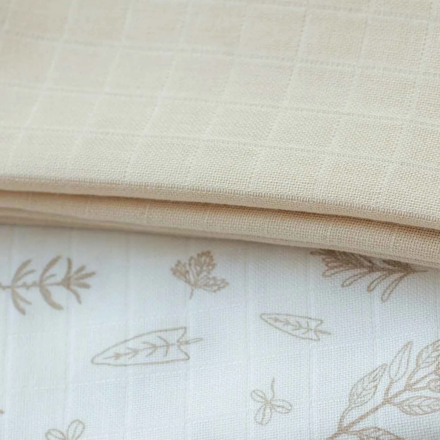 Bio Mulltücher 120x120cm "beige herbs" | 2St.