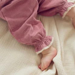 Feincord-Babyhose mit Rüschen altrosa 62