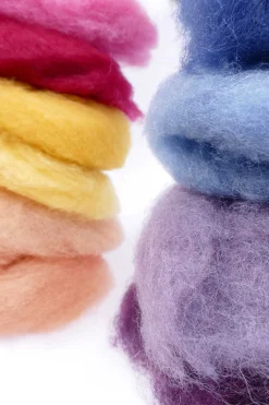 Märchenwolle in bunten Farben