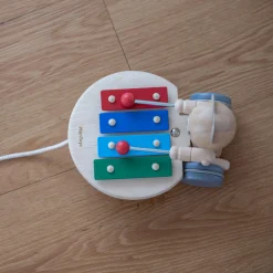 Nachziehbär mit Glockenspiel