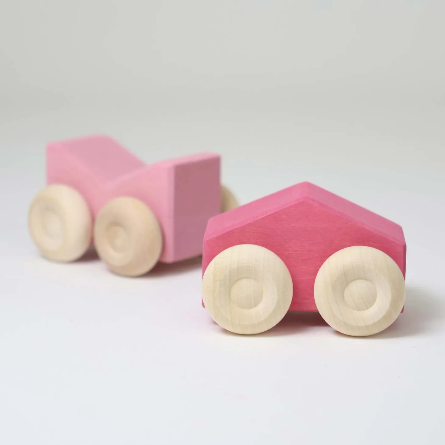 Stapel-Autos Rosa